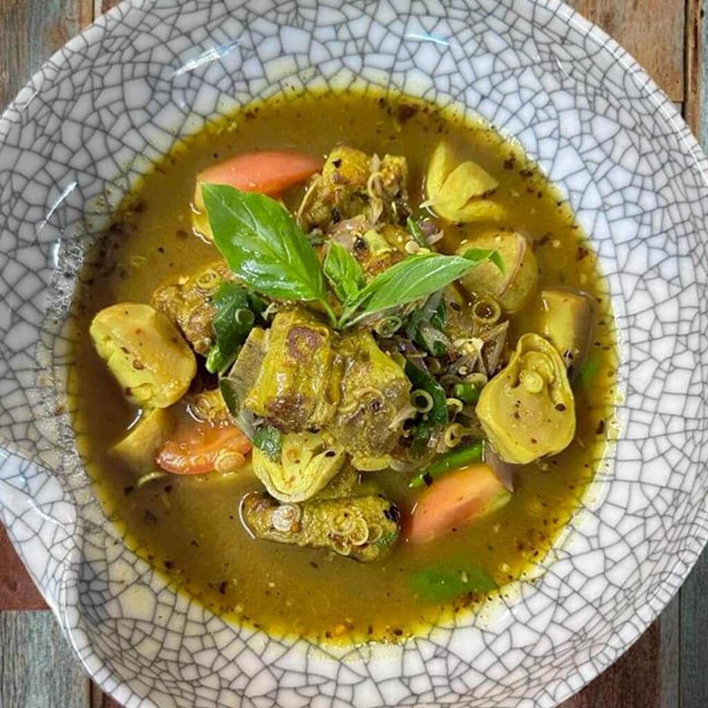 ต้มแซ่บขมิ้นซี่โครงอ่อน